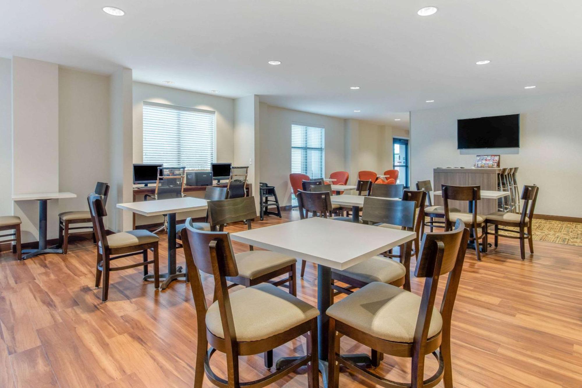 Mainstay Suites St Louis Airport Бріджтон Екстер'єр фото