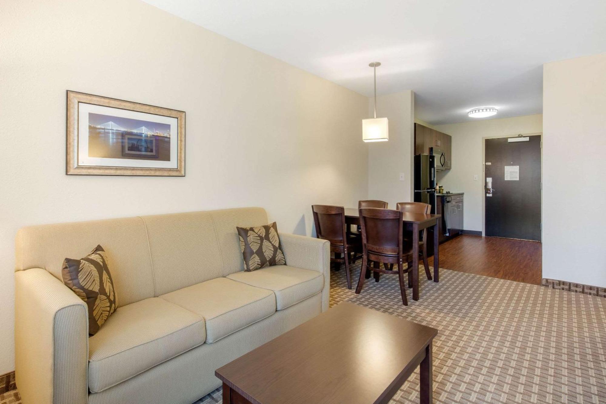 Mainstay Suites St Louis Airport Бріджтон Екстер'єр фото